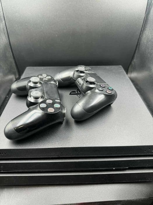 Hope Amanet P5-Consola PlayStation 4 Pro, Black, 1 TB- Doua manete ! Bucuresti Sectorul 2