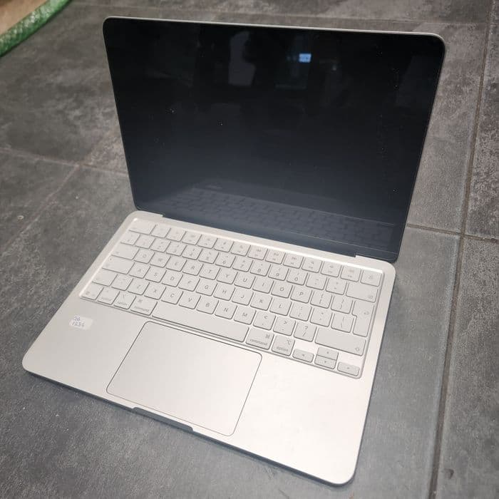 Hope Amanet P11 - MacBook Neo / 13 inch / CPU A18 Pro 6-Core / Ram 8GB / SSD 256GB / Garantie / 76614 Bucuresti Sectorul 2