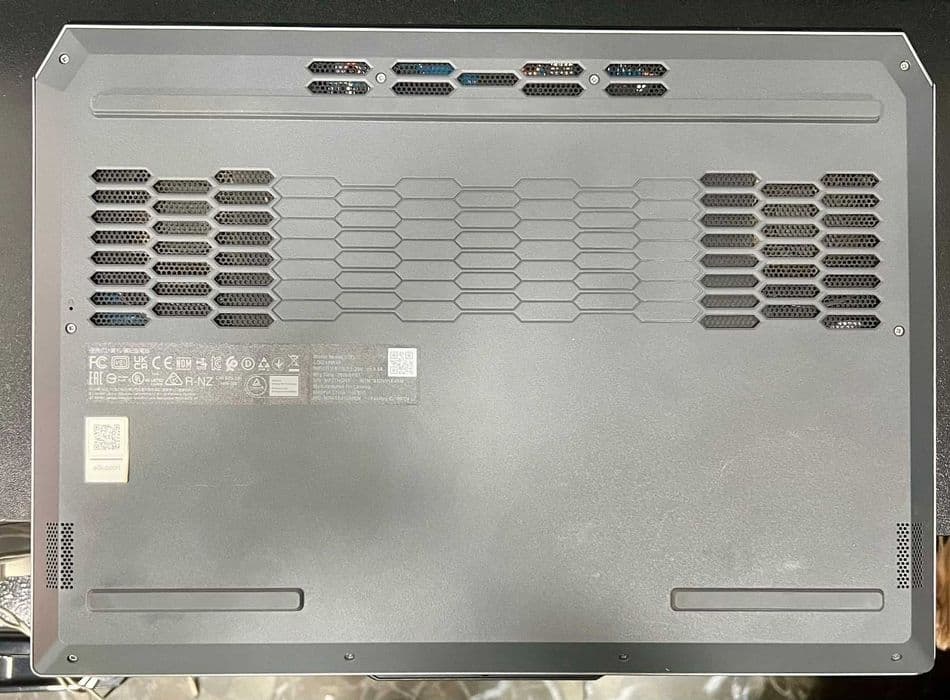 Hope Amanet P5, Lenovo Gaming LOQ 15IRX9, 144Hz, i7 - 13650HX, 16 RAM DDR5, RTX 4050 6GB Bucuresti Sectorul 2