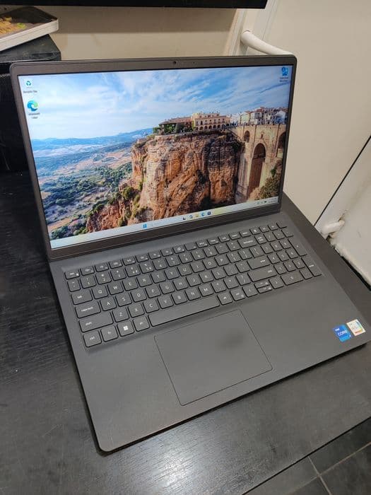 Hope Amanet P8 Dell Bistro 3530 i7-1355U 16 GB RAM 512 GB SSD încărcător ! Bucuresti Sectorul 6