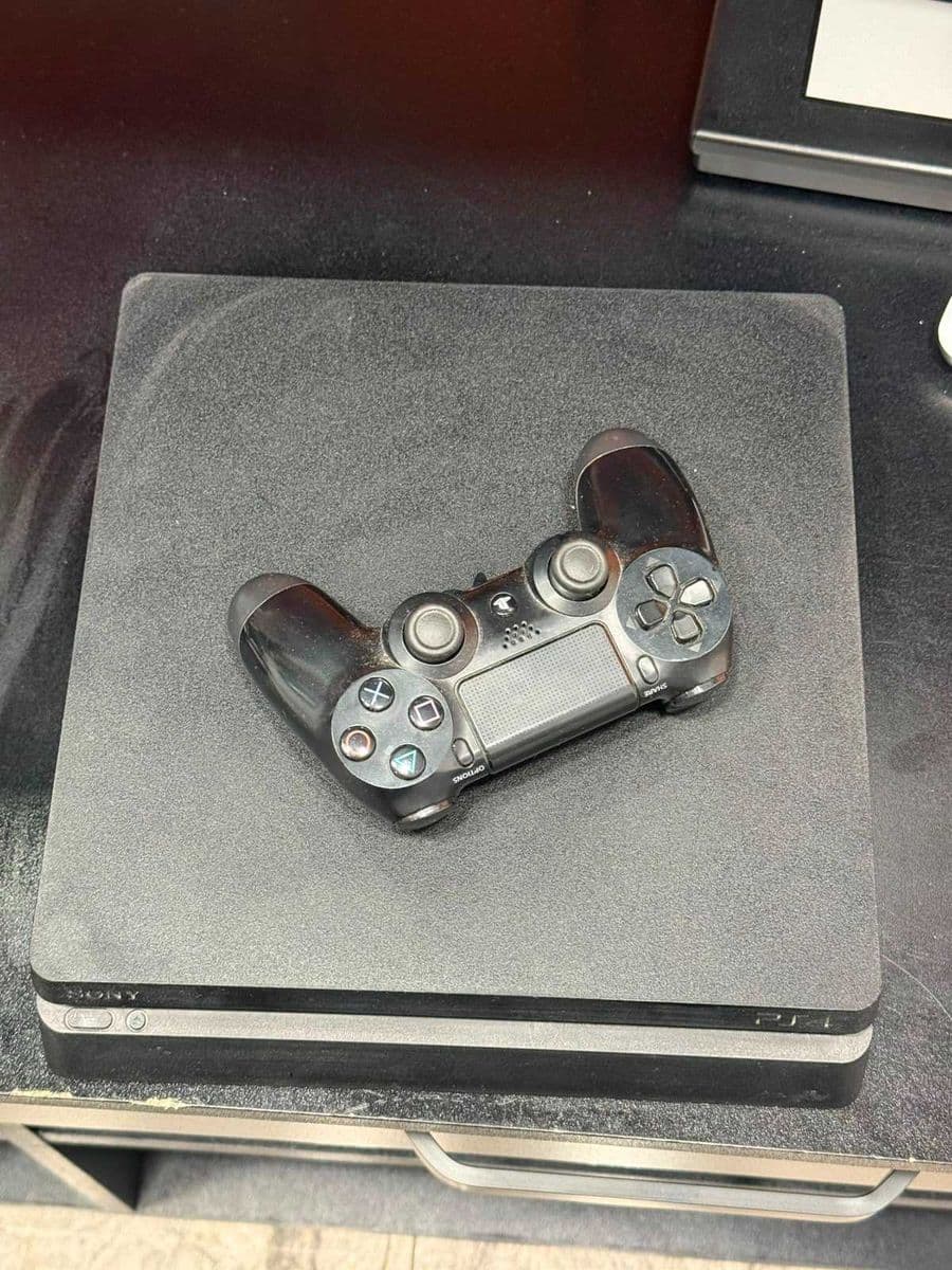 HOPE AMANET P2 - Playstation 4 Slim / 1TB / 1 Maneta Bucuresti Sectorul 6