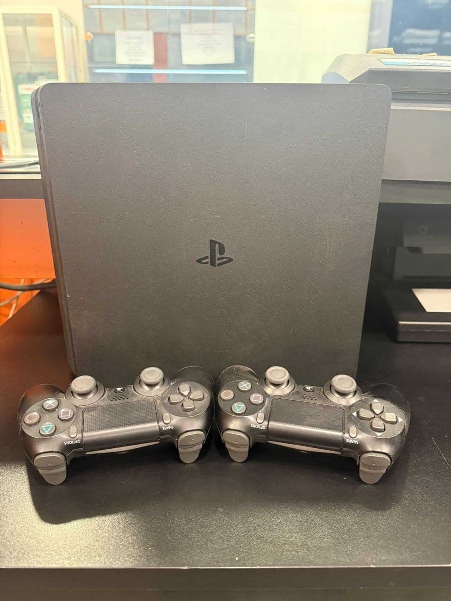 Hope Amanet P5 - PlayStation 4 Slim // 2 Manete Bucuresti Sectorul 2