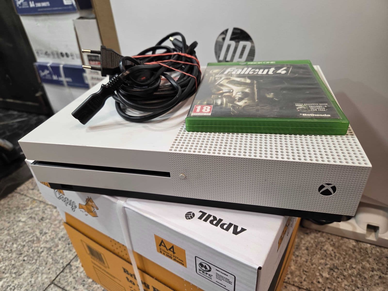 Hope Amanet P10/Consola Xbox One S + CD Fallout Bucuresti Sectorul 5