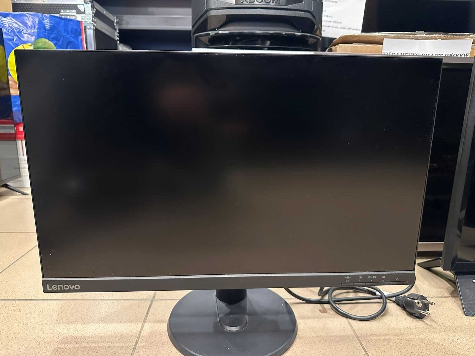 Hope Amanet P13 / Monitor Lenovo D24-40 Bragadiru